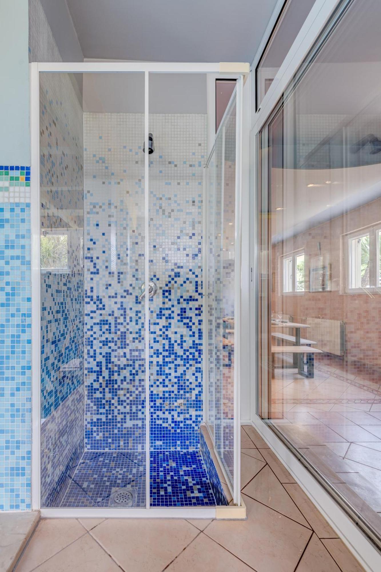 Blue Dolphin Apartment - Private Indoor Pool, Jacuzzi, Garden Σπλιτ Εξωτερικό φωτογραφία