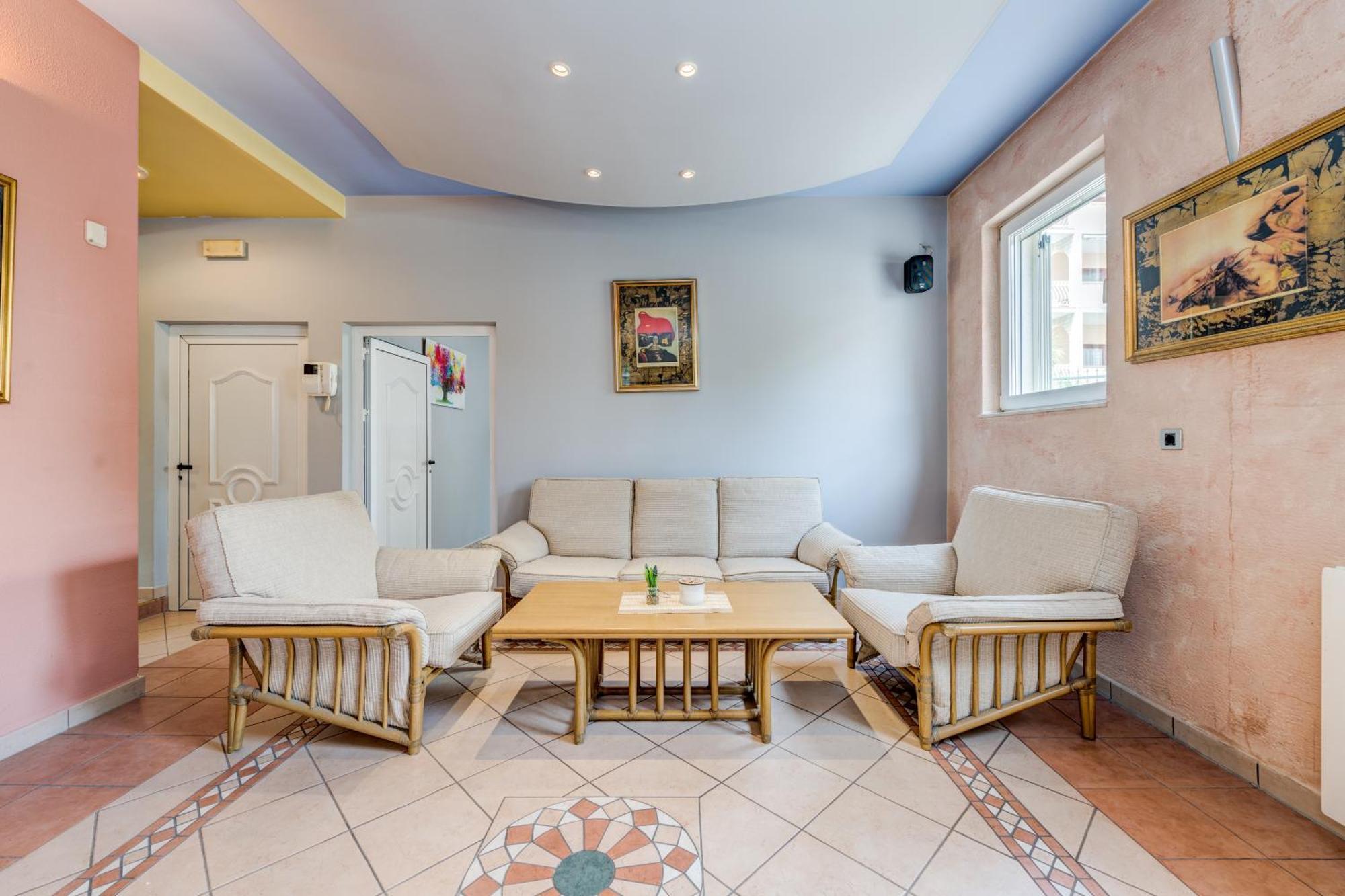 Blue Dolphin Apartment - Private Indoor Pool, Jacuzzi, Garden Σπλιτ Εξωτερικό φωτογραφία