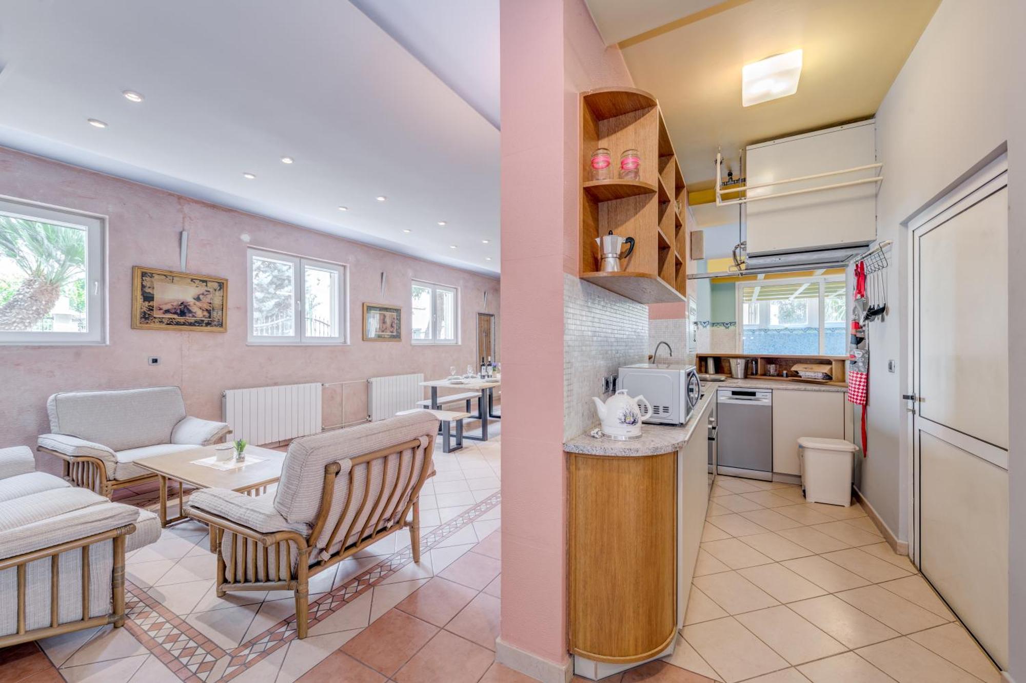 Blue Dolphin Apartment - Private Indoor Pool, Jacuzzi, Garden Σπλιτ Εξωτερικό φωτογραφία
