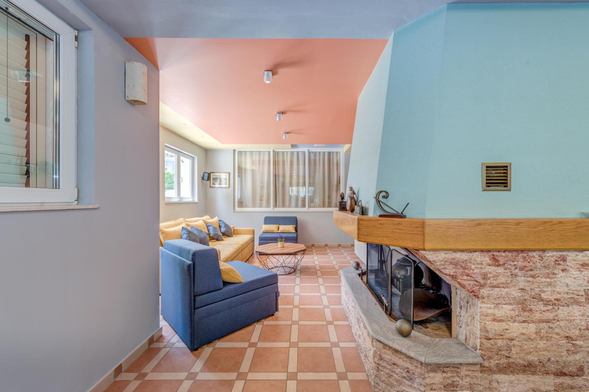 Blue Dolphin Apartment - Private Indoor Pool, Jacuzzi, Garden Σπλιτ Εξωτερικό φωτογραφία