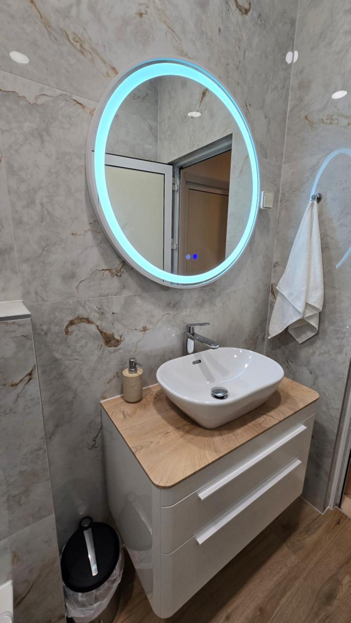 Blue Dolphin Apartment - Private Indoor Pool, Jacuzzi, Garden Σπλιτ Εξωτερικό φωτογραφία